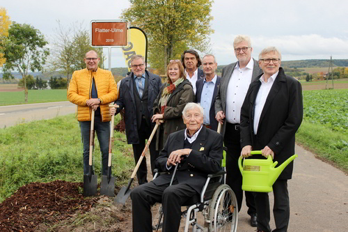Pflanzung neuer Alleebäume zum „Tag der Alleen“ in Meddersheim in Rheinland-Pfalz